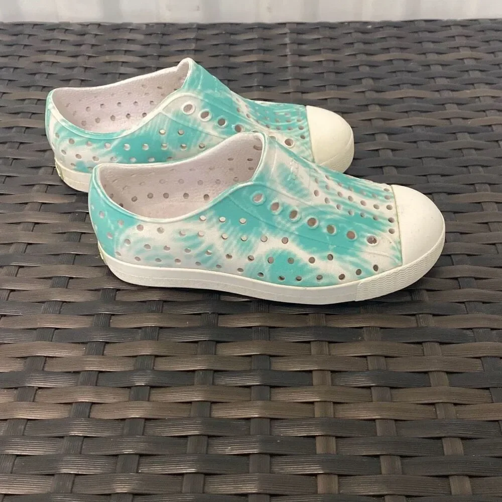 Native Jeffersons shoes children’s size 10 ￼